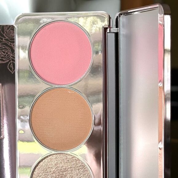 GIRLACTIK Blush Me & Glow Face Palette Pink Blush Bronzer Highlight Trio Light - Picture 6 of 11